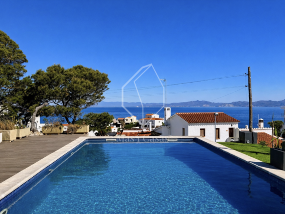 VILLA PUNTA MONTGÓ